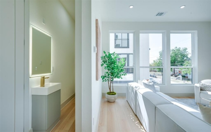 512 N Lancaster Street, Dallas, TX 75203, 3 Bedrooms Bedrooms, ,3 BathroomsBathrooms,Residential,For Sale,512 N Lancaster Street,20968744