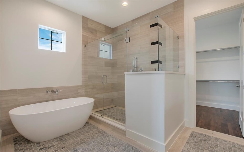 1031 Mobile Street, Dallas, TX 75208, 3 Bedrooms Bedrooms, ,3 BathroomsBathrooms,Residential Lease,For Rent,1031 Mobile Street,20968852