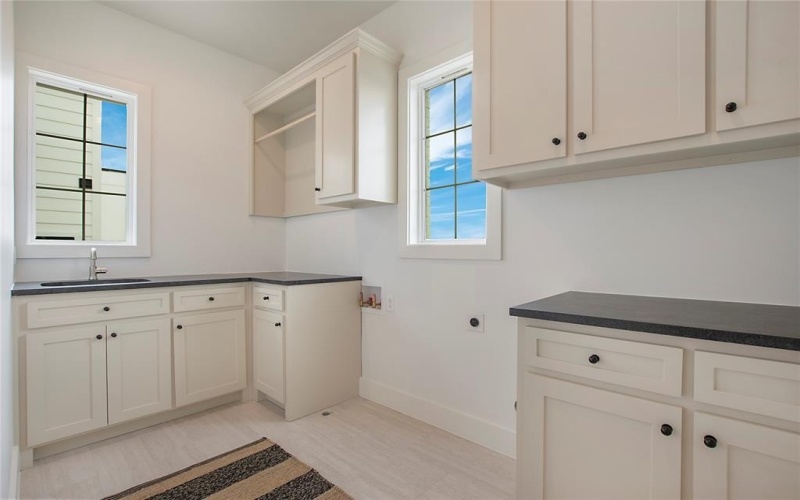 1031 Mobile Street, Dallas, TX 75208, 3 Bedrooms Bedrooms, ,3 BathroomsBathrooms,Residential Lease,For Rent,1031 Mobile Street,20968852