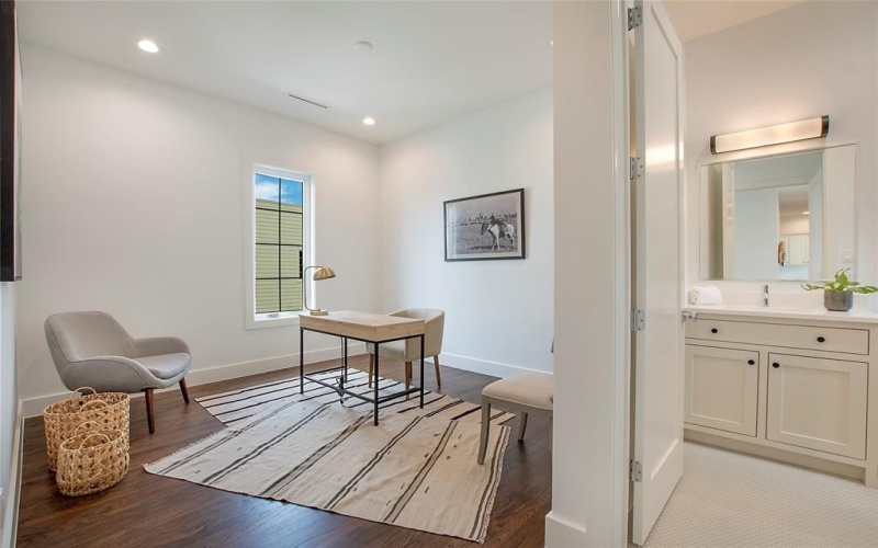 1031 Mobile Street, Dallas, TX 75208, 3 Bedrooms Bedrooms, ,3 BathroomsBathrooms,Residential Lease,For Rent,1031 Mobile Street,20968852