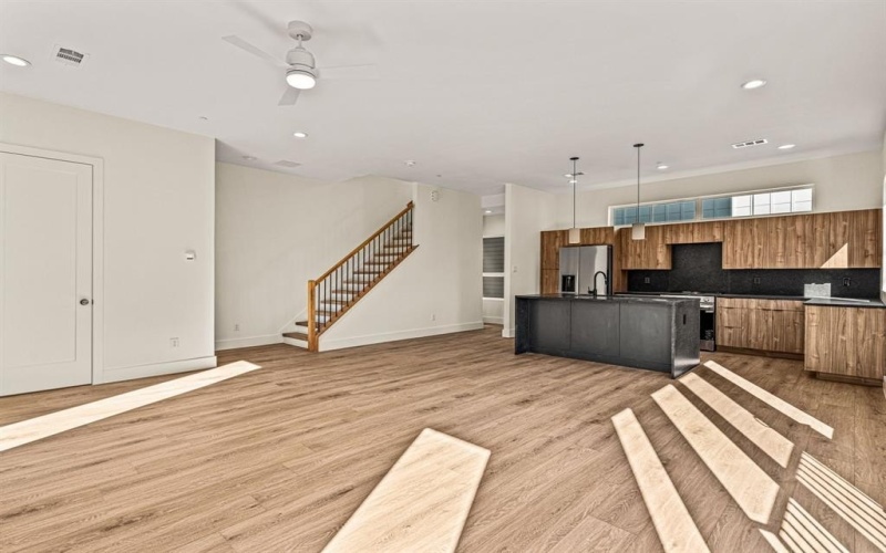 2206 Arroyo Avenue #105, Dallas, TX 75219, 2 Bedrooms Bedrooms, ,2 BathroomsBathrooms,Residential Lease,For Rent,2206 Arroyo Avenue,20968947