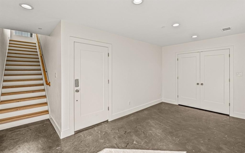 2206 Arroyo Avenue #105, Dallas, TX 75219, 2 Bedrooms Bedrooms, ,2 BathroomsBathrooms,Residential Lease,For Rent,2206 Arroyo Avenue,20968947