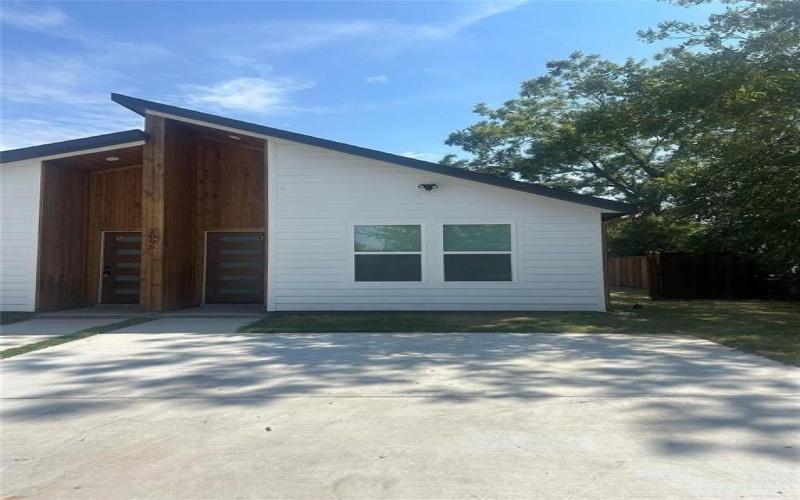 2095 Bourland #B, Greenville, TX 75401, 3 Bedrooms Bedrooms, ,2 BathroomsBathrooms,Residential Lease,For Rent,2095 Bourland,20969041