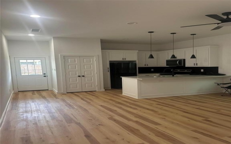 2095 Bourland #B, Greenville, TX 75401, 3 Bedrooms Bedrooms, ,2 BathroomsBathrooms,Residential Lease,For Rent,2095 Bourland,20969041