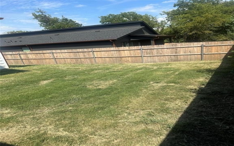 2095 Bourland #B, Greenville, TX 75401, 3 Bedrooms Bedrooms, ,2 BathroomsBathrooms,Residential Lease,For Rent,2095 Bourland,20969041