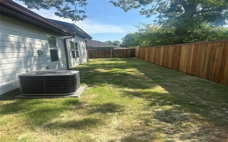 2095 Bourland #B, Greenville, TX 75401, 3 Bedrooms Bedrooms, ,2 BathroomsBathrooms,Residential Lease,For Rent,2095 Bourland,20969041