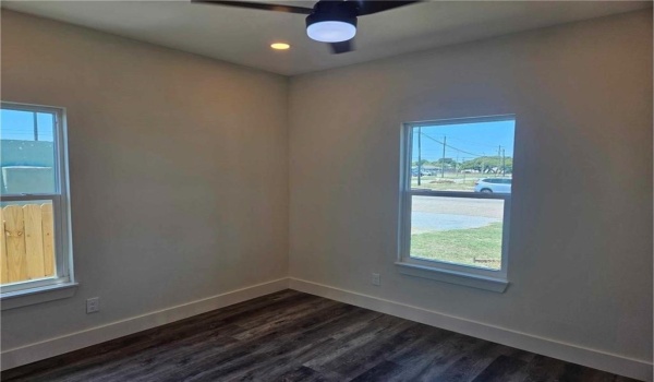 107 N Commercial Street, Aransas Pass, TX 78336, ,Commercial Sale,For Sale,107 N Commercial Street,439282