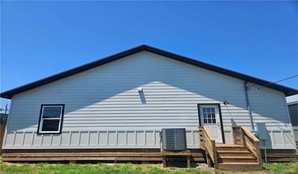 107 N Commercial Street, Aransas Pass, TX 78336, ,Commercial Sale,For Sale,107 N Commercial Street,439282