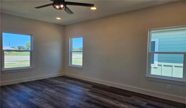 107 N Commercial Street, Aransas Pass, TX 78336, ,Commercial Sale,For Sale,107 N Commercial Street,439282