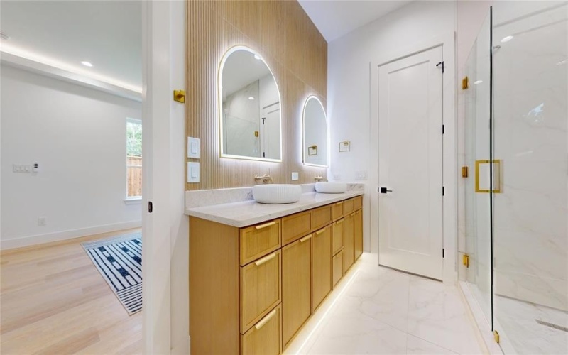 4707 Linnet Lane, Dallas, TX 75209, 6 Bedrooms Bedrooms, ,6 BathroomsBathrooms,Residential,For Sale,4707 Linnet Lane,20969138