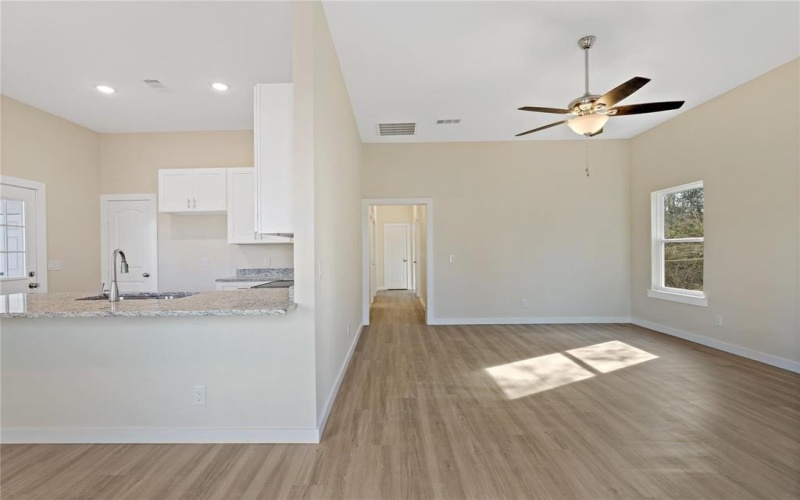 1350 FITZHUGH NE, Paris, TX 75460, 3 Bedrooms Bedrooms, ,2 BathroomsBathrooms,Residential Lease,For Rent,1350 FITZHUGH NE,20969150
