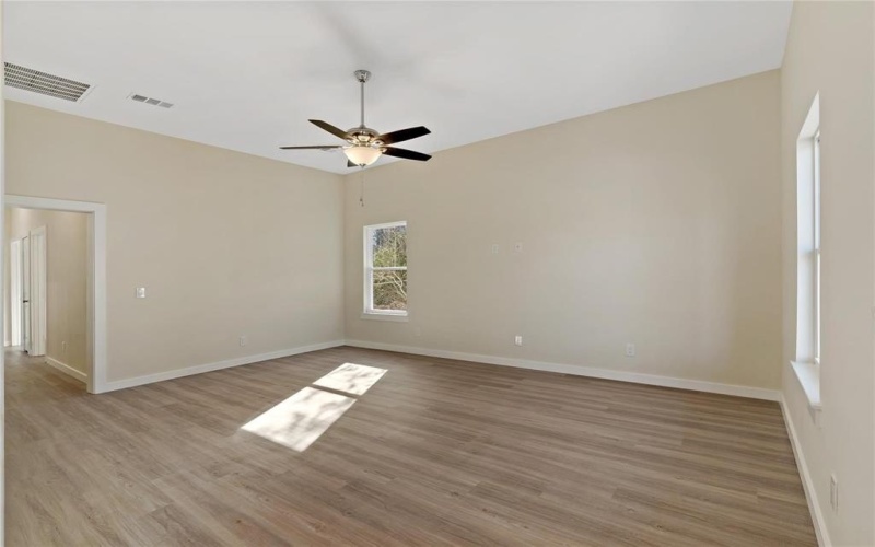 1350 FITZHUGH NE, Paris, TX 75460, 3 Bedrooms Bedrooms, ,2 BathroomsBathrooms,Residential Lease,For Rent,1350 FITZHUGH NE,20969150