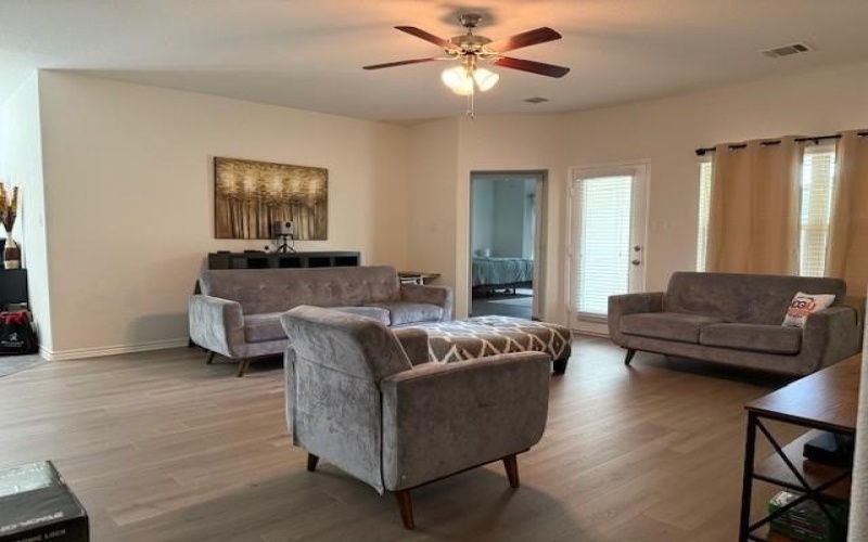 1900 Megan Creek Drive, Little Elm, TX 75068, 4 Habitaciones Habitaciones , ,2 BañosBaños,Residential Lease,En Alquiler,1900 Megan Creek Drive,20969240