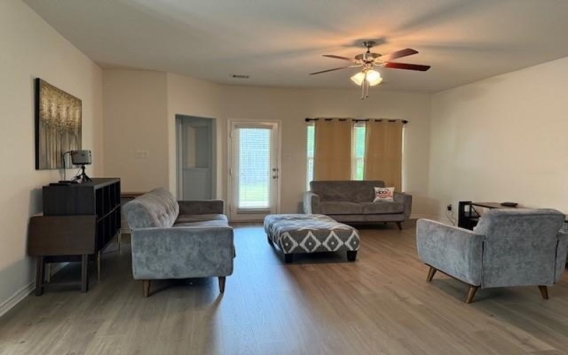 1900 Megan Creek Drive, Little Elm, TX 75068, 4 Habitaciones Habitaciones , ,2 BañosBaños,Residential Lease,En Alquiler,1900 Megan Creek Drive,20969240