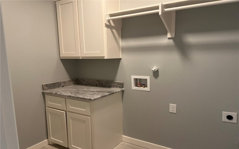 6818 Crosswind Drive, Corpus Christi, TX 78414, 4 Habitaciones Habitaciones , ,2 BañosBaños,Residential,En Venta,6818 Crosswind Drive,439327