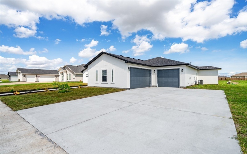 2566 Pacific View, Corpus Christi, TX 78415, 5 Bedrooms Bedrooms, ,5 BathroomsBathrooms,Residential,For Sale,2566 Pacific View,440081