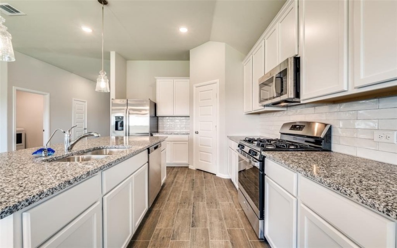 13180 Zion Crossing, Providence Village, TX 76227, 4 Bedrooms Bedrooms, ,3 BathroomsBathrooms,Residential Lease,For Rent,13180 Zion Crossing,20969381