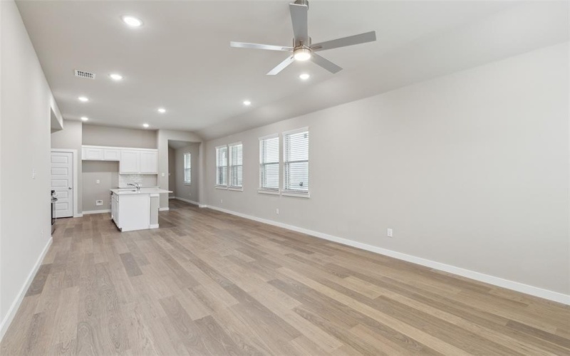 1005 London Town Lane, McKinney, TX 75071, 4 Bedrooms Bedrooms, ,3 BathroomsBathrooms,Residential,For Sale,1005 London Town Lane,20969383