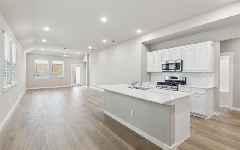 1005 London Town Lane, McKinney, TX 75071, 4 Bedrooms Bedrooms, ,3 BathroomsBathrooms,Residential,For Sale,1005 London Town Lane,20969383