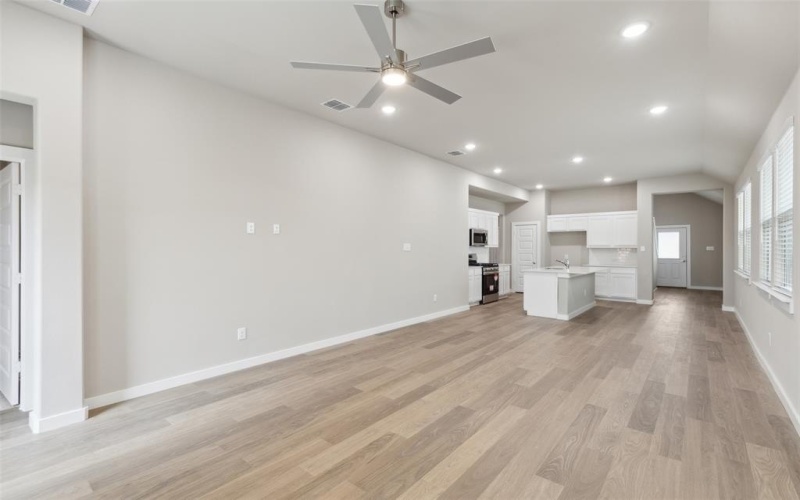 1005 London Town Lane, McKinney, TX 75071, 4 Bedrooms Bedrooms, ,3 BathroomsBathrooms,Residential,For Sale,1005 London Town Lane,20969383