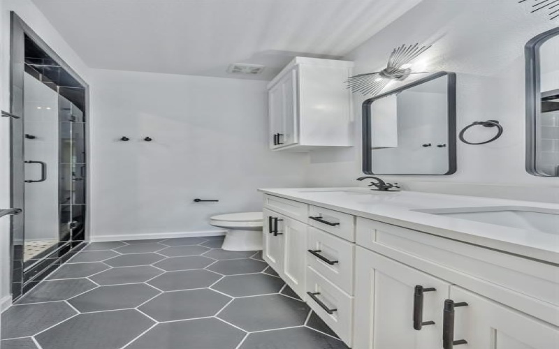 2617 Hillside Drive, Granbury, TX 76048, 3 Bedrooms Bedrooms, ,2 BathroomsBathrooms,Residential,For Sale,2617 Hillside Drive,20969411