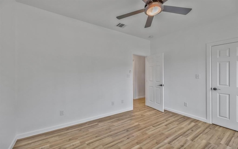 2617 Hillside Drive, Granbury, TX 76048, 3 Bedrooms Bedrooms, ,2 BathroomsBathrooms,Residential,For Sale,2617 Hillside Drive,20969411