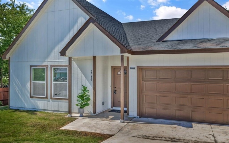 2617 Hillside Drive, Granbury, TX 76048, 3 Bedrooms Bedrooms, ,2 BathroomsBathrooms,Residential,For Sale,2617 Hillside Drive,20969411