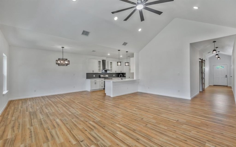 2617 Hillside Drive, Granbury, TX 76048, 3 Bedrooms Bedrooms, ,2 BathroomsBathrooms,Residential,For Sale,2617 Hillside Drive,20969411