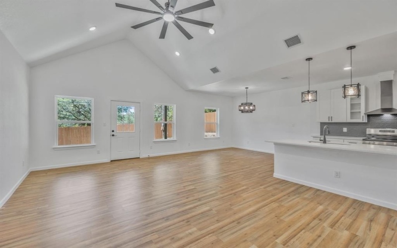 2617 Hillside Drive, Granbury, TX 76048, 3 Bedrooms Bedrooms, ,2 BathroomsBathrooms,Residential,For Sale,2617 Hillside Drive,20969411
