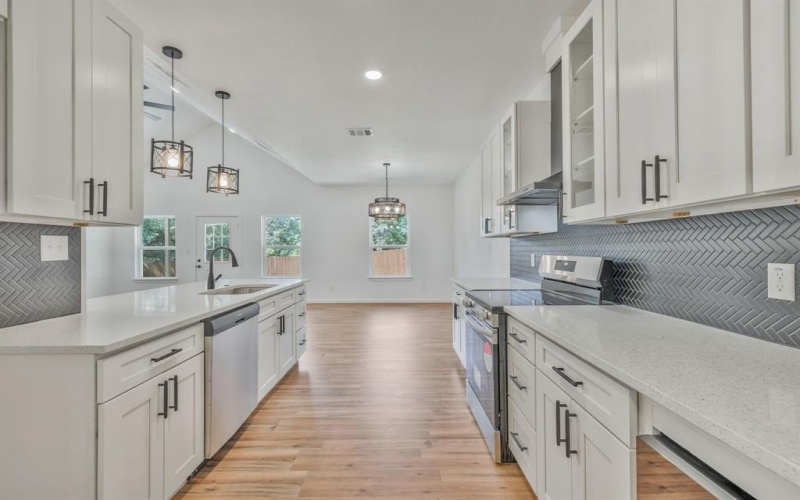2617 Hillside Drive, Granbury, TX 76048, 3 Bedrooms Bedrooms, ,2 BathroomsBathrooms,Residential,For Sale,2617 Hillside Drive,20969411