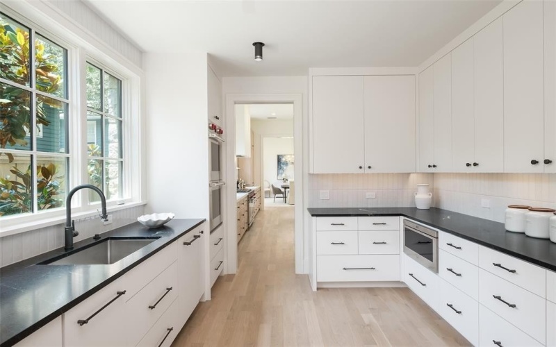 3725 Stratford Avenue, Highland Park, TX 75205, 5 Bedrooms Bedrooms, ,7 BathroomsBathrooms,Residential,For Sale,3725 Stratford Avenue,20968285
