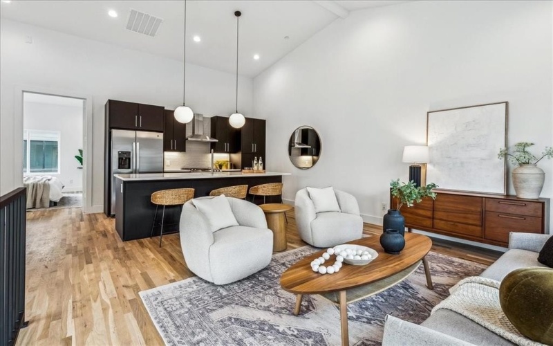2138 Lovedale Avenue #102, Dallas, TX 75235, 2 Habitaciones Habitaciones , ,2 BañosBaños,Residential,En Venta,2138 Lovedale Avenue,20968471
