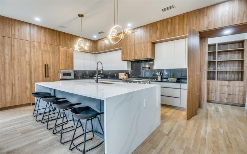 2018 Euclid Avenue, Dallas, TX 75206, 6 Bedrooms Bedrooms, ,5 BathroomsBathrooms,Residential,For Sale,2018 Euclid Avenue,20968517