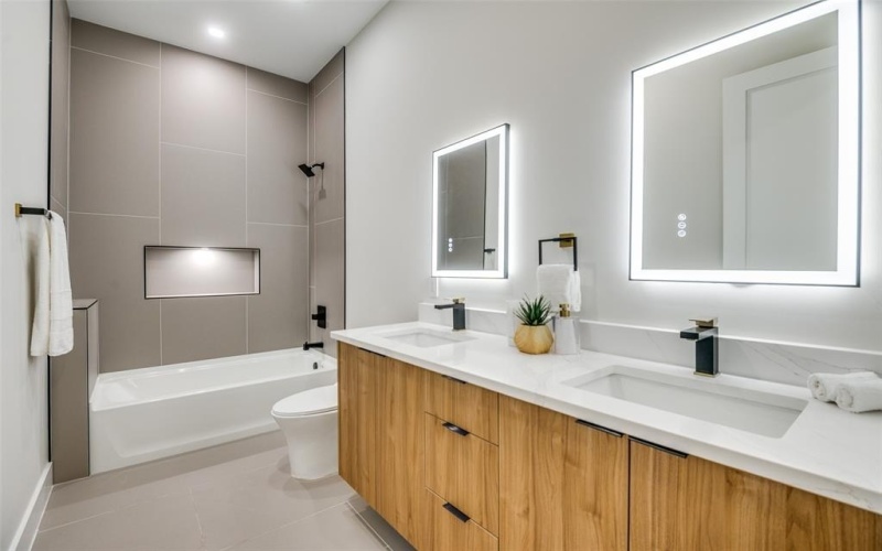2018 Euclid Avenue, Dallas, TX 75206, 6 Bedrooms Bedrooms, ,5 BathroomsBathrooms,Residential,For Sale,2018 Euclid Avenue,20968517
