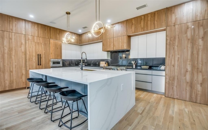 2018 Euclid Avenue, Dallas, TX 75206, 6 Bedrooms Bedrooms, ,5 BathroomsBathrooms,Residential,For Sale,2018 Euclid Avenue,20968517