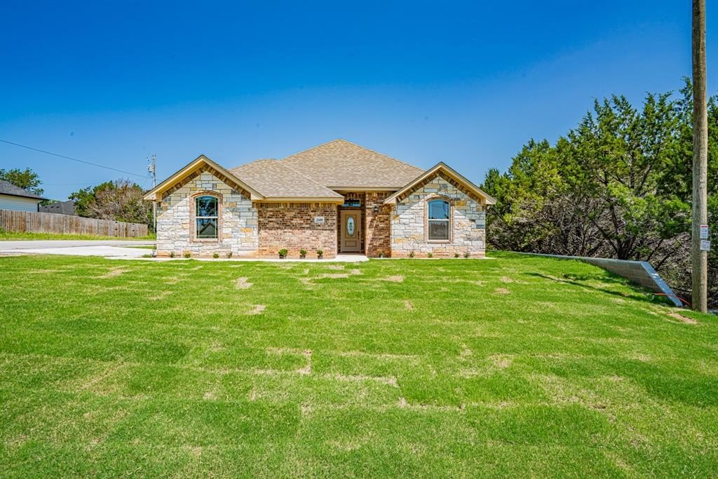 2600 Creek Drive, Granbury, TX 76048, 3 Bedrooms Bedrooms, ,2 BathroomsBathrooms,Residential,For Sale,2600 Creek Drive,20969878