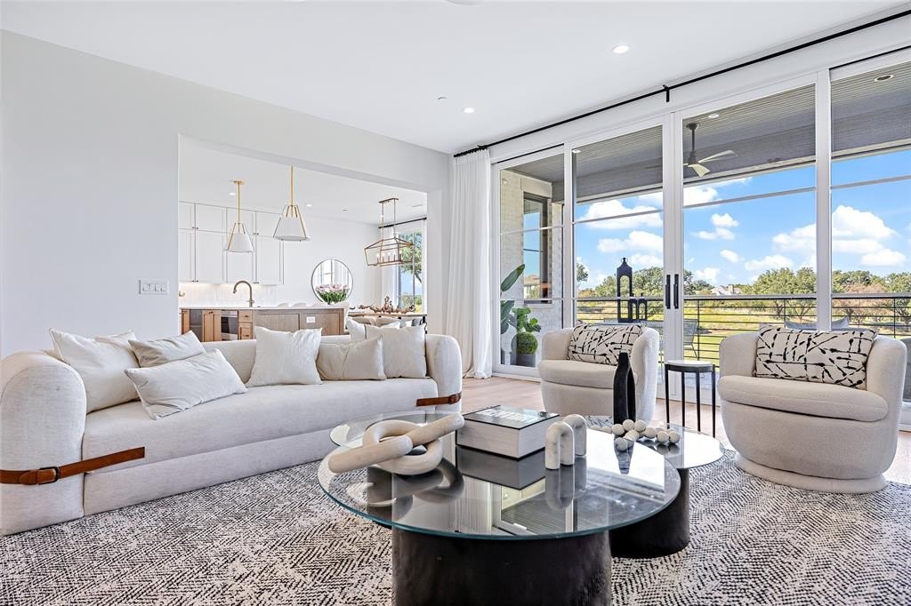 350 N O Connor Ridge Boulevard #14, Irving, TX 75038, 4 Bedrooms Bedrooms, ,3 BathroomsBathrooms,Residential,For Sale,350 N O Connor Ridge Boulevard,20969919