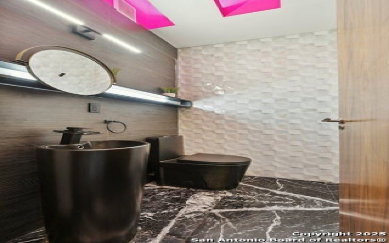 4139 CLIFF OAKS ST, San Antonio, TX 78229-3536, 4 Habitaciones Habitaciones , ,5 BañosBaños,Residential,En Venta,4139 CLIFF OAKS ST,1859474
