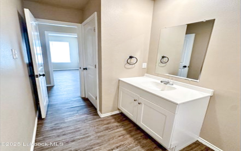 1706 Teak Avenue, Lubbock, TX 79403, 3 Habitaciones Habitaciones , ,2 BañosBaños,Residential Lease,En Alquiler,1706 Teak Avenue,202556328