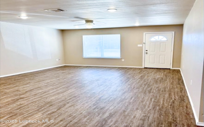 1706 Teak Avenue, Lubbock, TX 79403, 3 Habitaciones Habitaciones , ,2 BañosBaños,Residential Lease,En Alquiler,1706 Teak Avenue,202556328