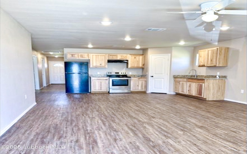 1706 Teak Avenue, Lubbock, TX 79403, 3 Habitaciones Habitaciones , ,2 BañosBaños,Residential Lease,En Alquiler,1706 Teak Avenue,202556328