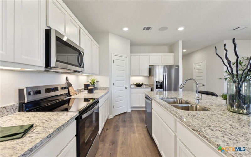 140 Cutleaf Cove, San Marcos, TX 78666, 4 Bedrooms Bedrooms, ,2 BathroomsBathrooms,Residential,For Sale,140 Cutleaf Cove,583483