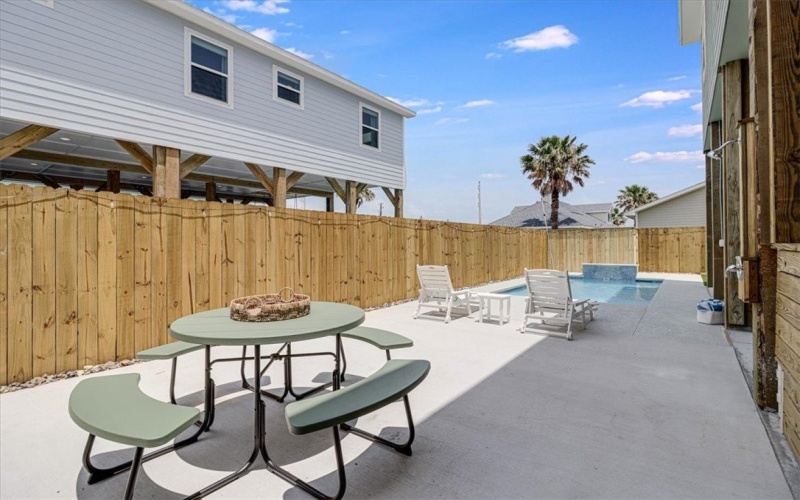 1911 Eskridge Road, Port Aransas, TX 78373, 4 Habitaciones Habitaciones , ,5 BañosBaños,Residential,En Venta,1911 Eskridge Road,460592