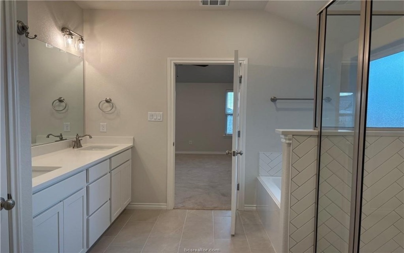 6204 Southern Cross Drive, College Station, TX 77845, 4 Bedrooms Bedrooms, ,2 BathroomsBathrooms,Residential,For Sale,6204 Southern Cross Drive,24011452