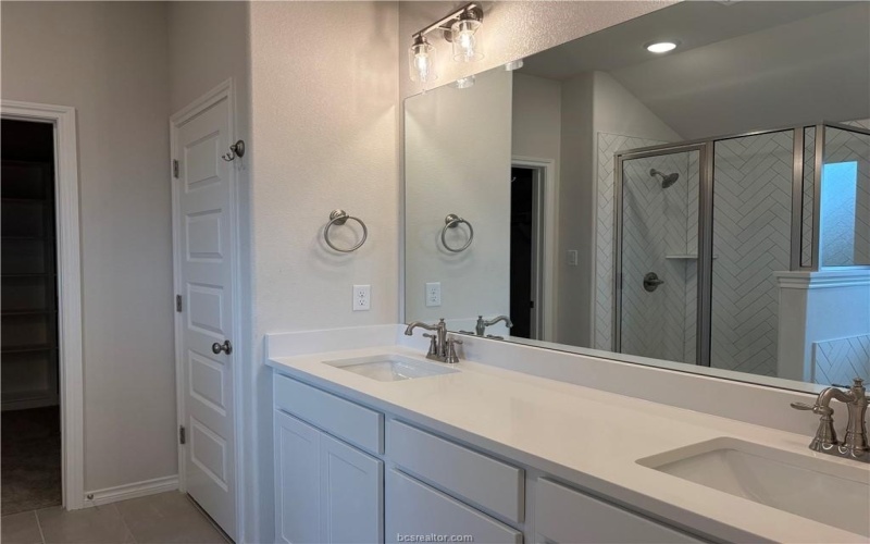 6204 Southern Cross Drive, College Station, TX 77845, 4 Bedrooms Bedrooms, ,2 BathroomsBathrooms,Residential,For Sale,6204 Southern Cross Drive,24011452