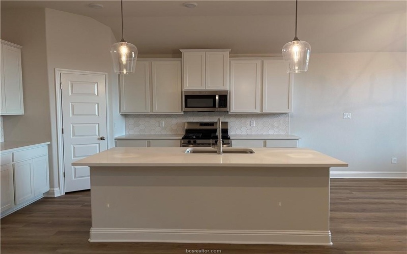 6204 Southern Cross Drive, College Station, TX 77845, 4 Bedrooms Bedrooms, ,2 BathroomsBathrooms,Residential,For Sale,6204 Southern Cross Drive,24011452