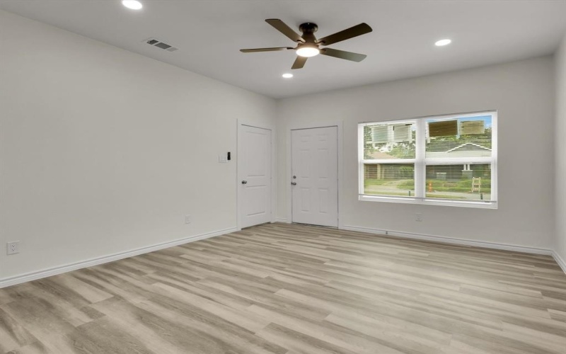 3526 Elsie Faye Heggins Street, Dallas, TX 75210, 3 Bedrooms Bedrooms, ,2 BathroomsBathrooms,Residential,For Sale,3526 Elsie Faye Heggins Street,20968233