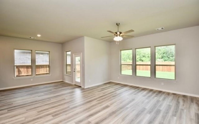 2609 Donella Drive, Denton, TX 76207, 5 Bedrooms Bedrooms, ,3 BathroomsBathrooms,Residential,For Sale,2609 Donella Drive,20969593