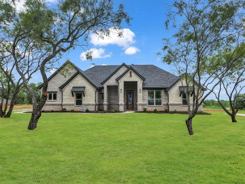 2000 Forest Bridge Drive, Azle, TX 76020, 4 Bedrooms Bedrooms, ,2 BathroomsBathrooms,Residential,For Sale,2000 Forest Bridge Drive,20970043