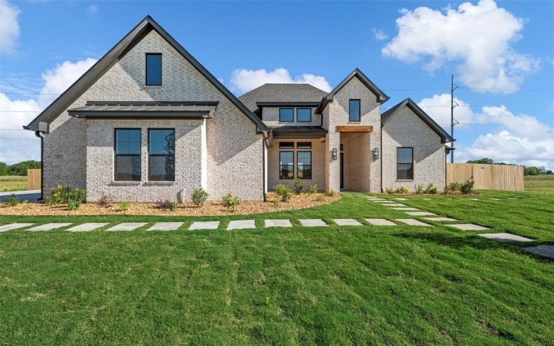 213 Amistad, McGregor, TX 76657, 5 Bedrooms Bedrooms, ,3 BathroomsBathrooms,Residential,For Sale,213 Amistad,20970068